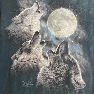 The Mountain Tie Dye 3 Wolves Howl Moon Graphic Made in USA T Shirt Medium